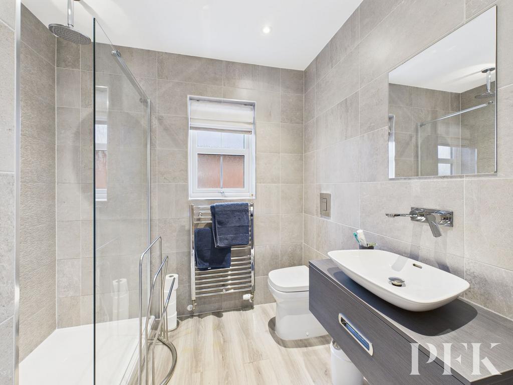 Bedroom 1 Ensuite