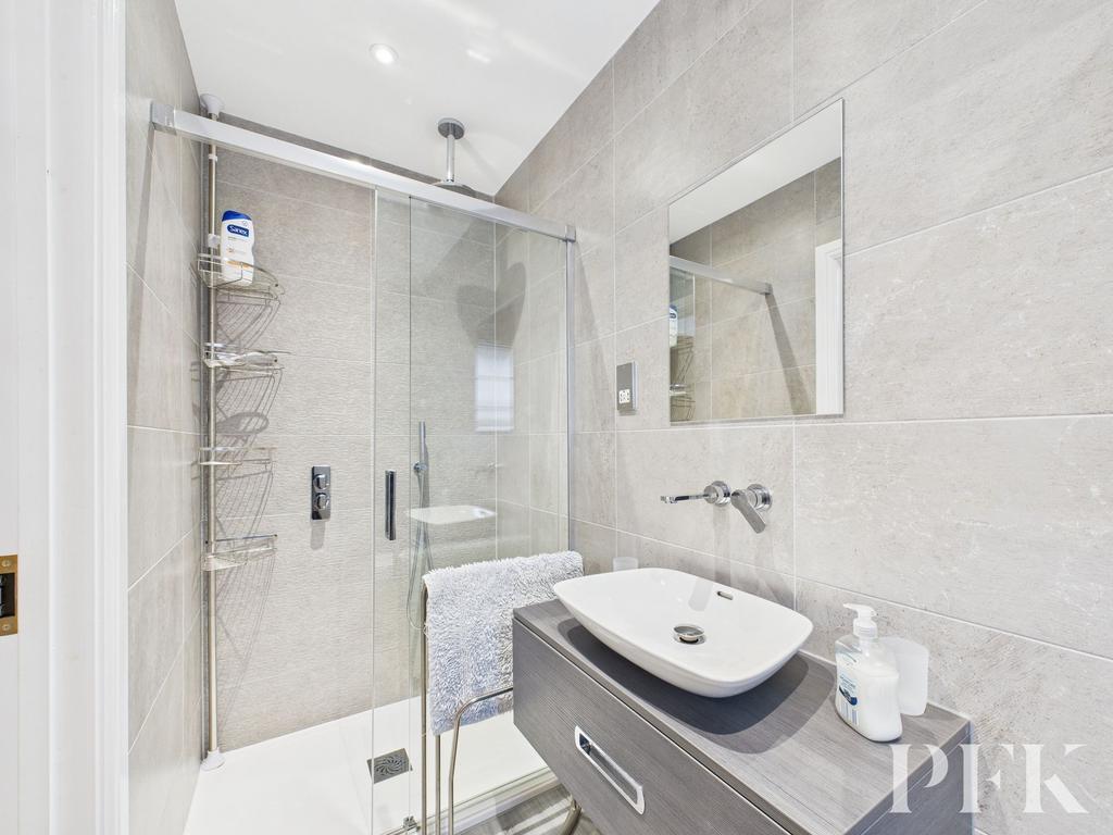 Bedroom 2 Ensuite