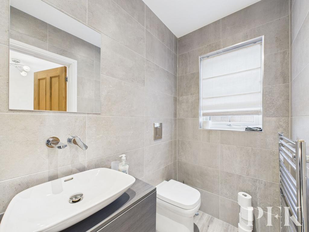 Bedroom 2 Ensuite
