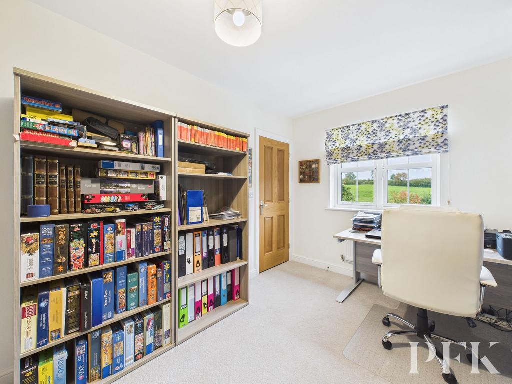 Office / Bedroom 5