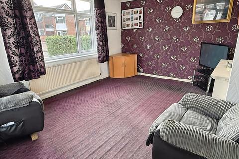 3 bedroom semi-detached house for sale, Kent Drive, Oadby, LE2