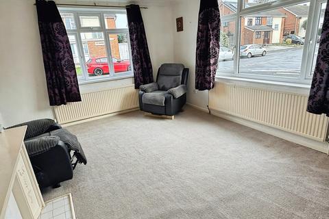 3 bedroom semi-detached house for sale, Kent Drive, Oadby, LE2