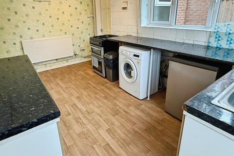 3 bedroom semi-detached house for sale, Kent Drive, Oadby, LE2