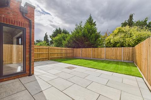 4 bedroom semi-detached house for sale, Redheath Close, Watford, WD25