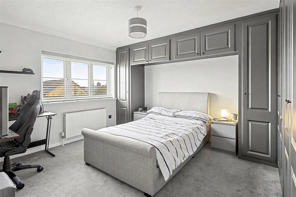 Bed 2.jpg