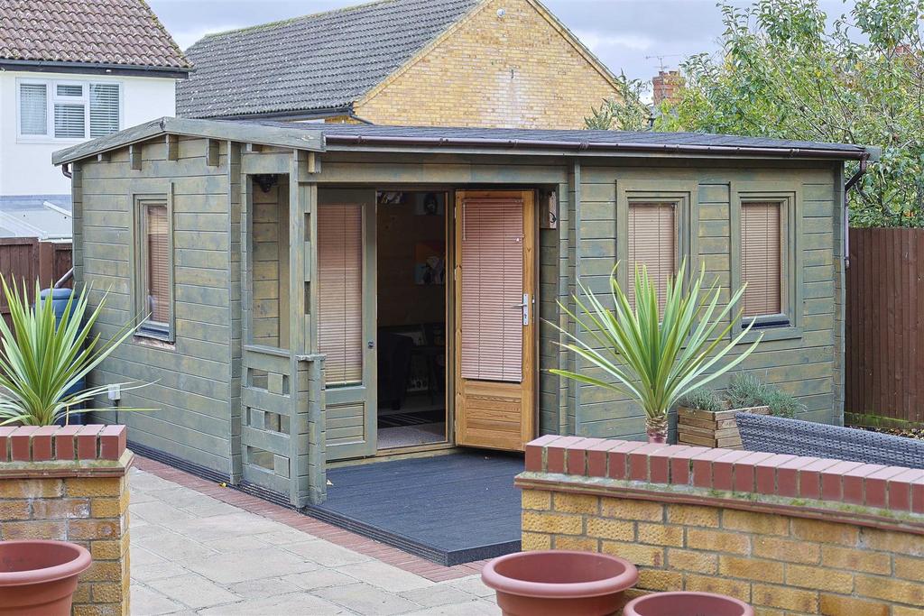 Cabin a.jpg