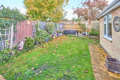 4 bedroom semi-detached house for sale, Saville Close, Hinckley