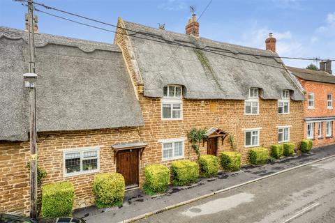 5 bedroom cottage for sale, High Street, Crick, Northampton