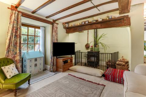 5 bedroom cottage for sale, High Street, Crick, Northampton