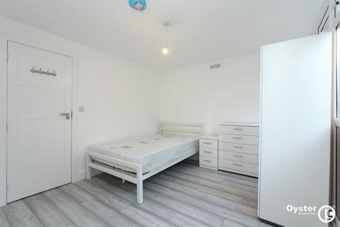 undefined, Sanctuary Close, Harefield, Uxbridge UB9