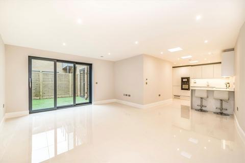 2 bedroom flat for sale, Merton Road, South Wimbledon SW19