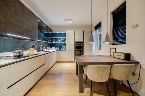 2 bedroom flat to rent, Hammersmith Bridge Road, London, W6