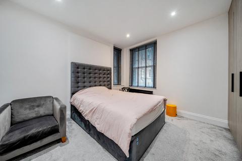 2 bedroom flat to rent, Hammersmith Bridge Road, London, W6