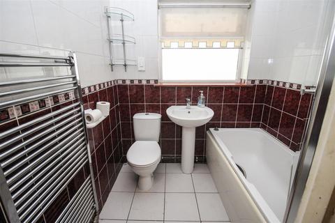 2 bedroom semi-detached bungalow for sale, Danescroft Drive, Leigh-On-Sea