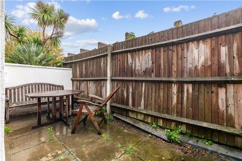 4 bedroom terraced house for sale, Henshaw Street, London, SE17