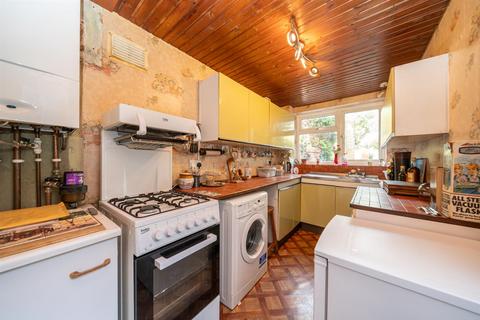 3 bedroom end of terrace house for sale, New Road, Croxley Green