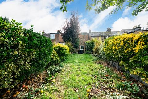 3 bedroom end of terrace house for sale, New Road, Croxley Green