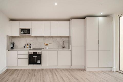 2 bedroom flat to rent, Greenwich High Road, London SE10