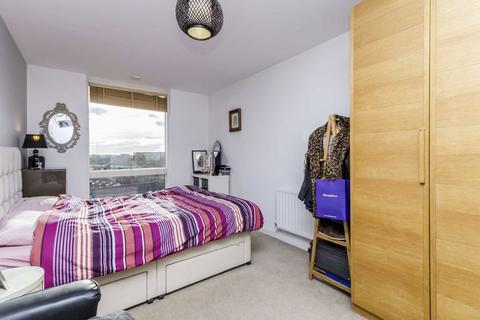 2 bedroom flat for sale, Clayponds Lane, Brentford TW8