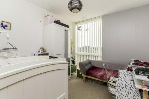 2 bedroom flat for sale, Clayponds Lane, Brentford TW8