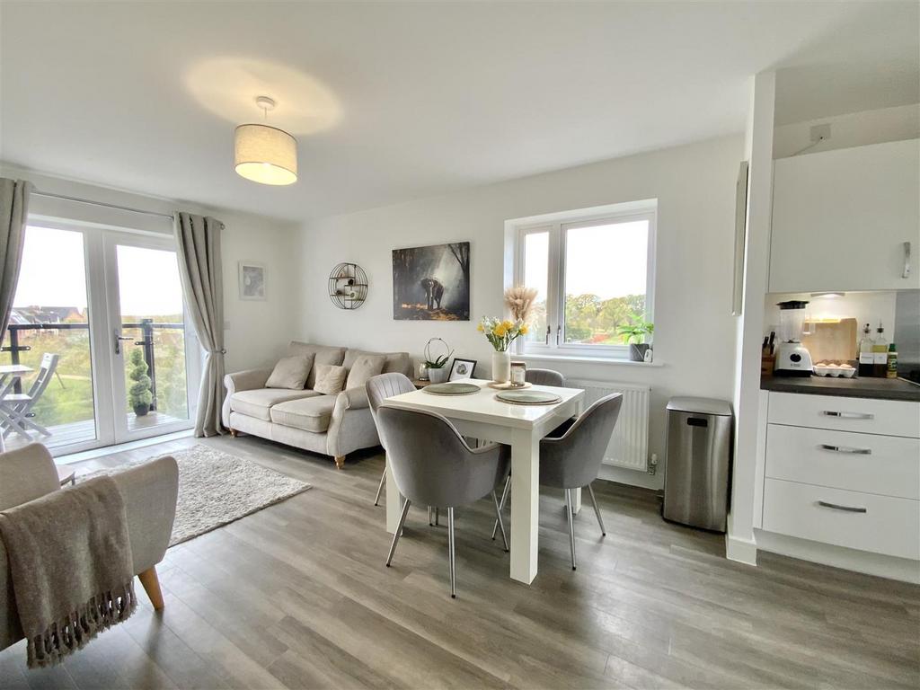 Living room/dining room