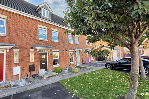 3 bedroom townhouse for sale, Manor Court, Newbiggin-By-The-Sea, Northumberland, NE64 6HF