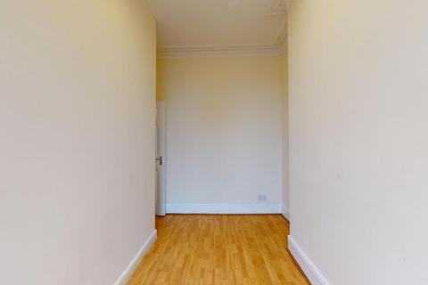 3 bedroom flat to rent, Lea Bridge Road, London, E10