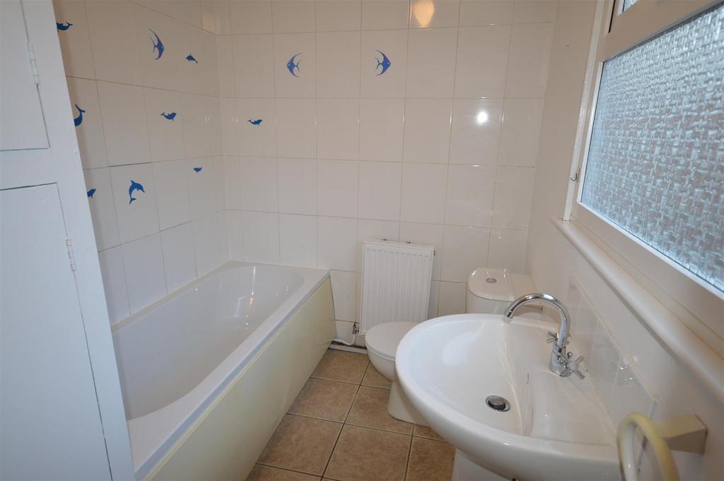 Bathroom.JPG
