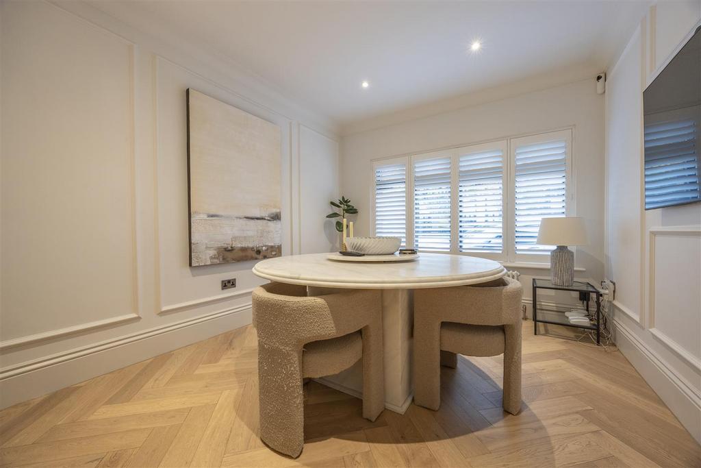 Breakfast Room