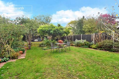 3 bedroom semi-detached house for sale, Stoneleigh Park Road, Epsom, Surrey, KT19