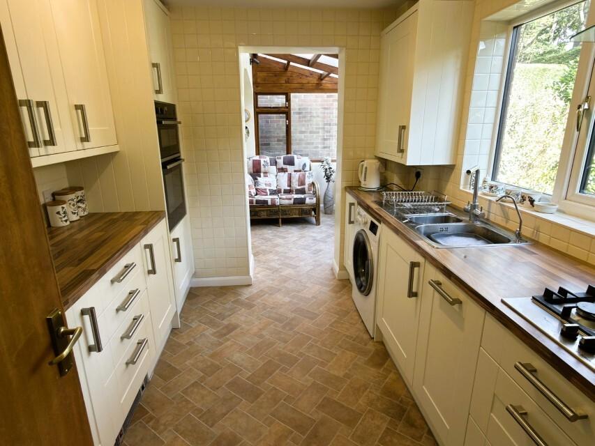 Kitchen Pic 1