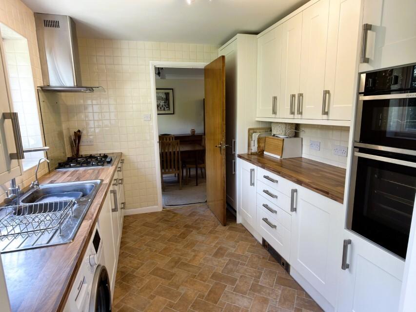 Kitchen Pic 2