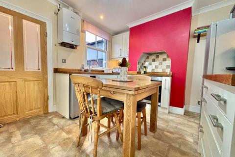13 Middle Road, Worcester, WR2 4HT