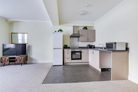 2 bedroom flat to rent, First Avenue, Hove