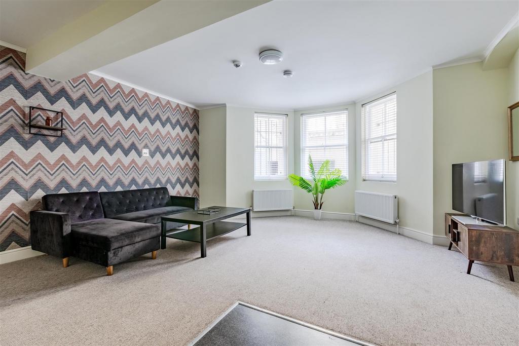 Open Plan Living Room/Kitchen