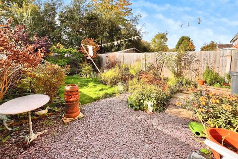 2 bedroom semi-detached house for sale, Crestwood Close, Burton-on-Trent DE13