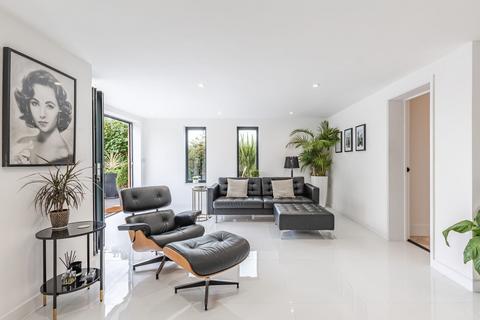 undefined, Extraordinary Victorian Cottage in Wicklewood