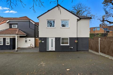 undefined, Roding Lane, Buckhurst Hill IG9