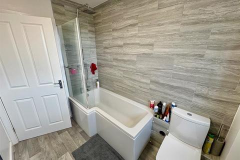 2 bedroom flat for sale, Apollo Avenue, Peterborough