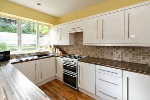 3 bedroom detached house to rent, 3 Bed Detached House in Queens Park