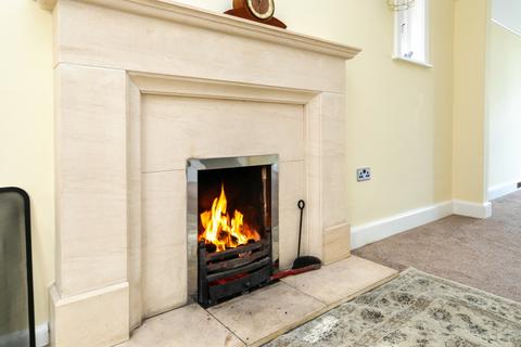 3 bedroom detached house to rent, 3 Bed Detached House in Queens Park