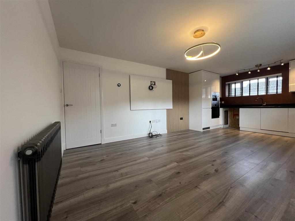 Lounge/Kitchen