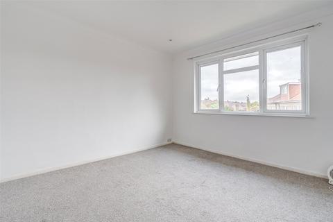 2 bedroom flat for sale, Canterbury Road, Worthing, West Sussex, BN13