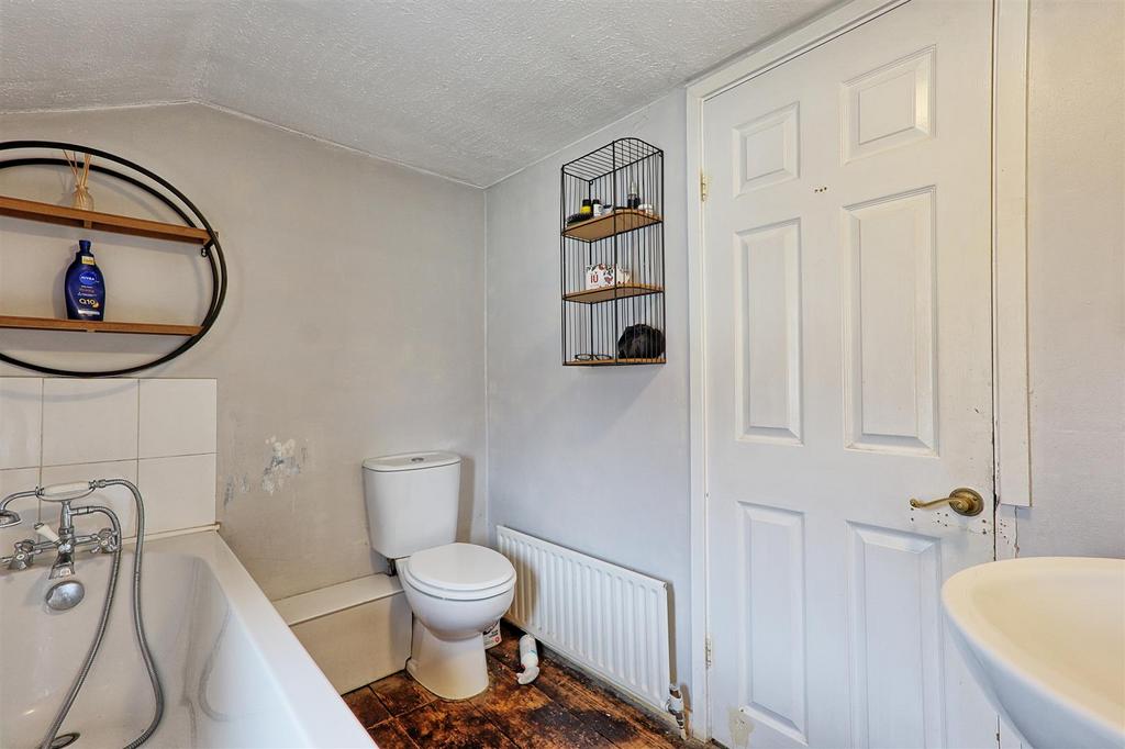 IMG 9410 1 2 easy HDR-interior3.jpg
