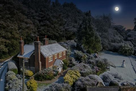 3 bedroom cottage for sale, Wierton Hill, Boughton Monchelsea, ME17