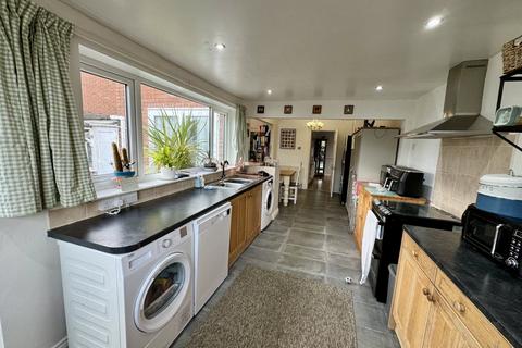 3 bedroom link detached house for sale, West Street, Leven, HU17 5LE