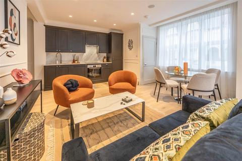 2 bedroom apartment for sale, THE SALTINGS, PALL MALL, Leigh-On-Sea