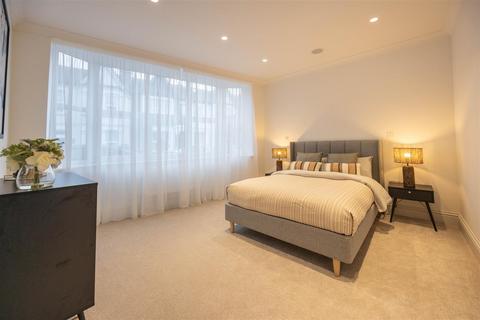 2 bedroom apartment for sale, THE SALTINGS, PALL MALL, Leigh-On-Sea