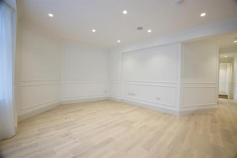 undefined, THE SALTINGS, PALL MALL, Leigh-On-Sea