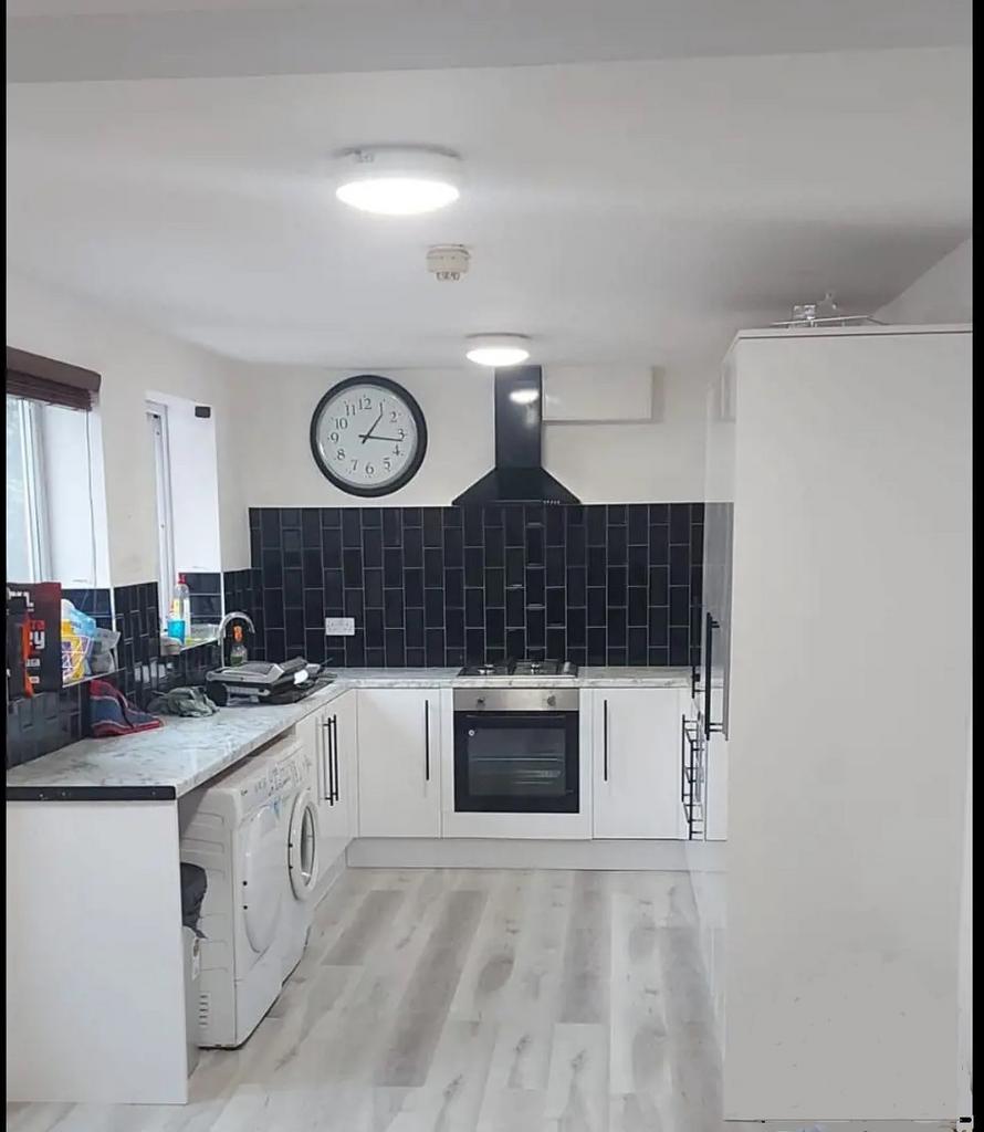 Kitchen 1.jpg